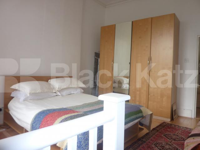 			New Instrction, 1 Bedroom, 1 bath, 1 reception Flat			 Chippenham Road, WESTBOURNE PARK